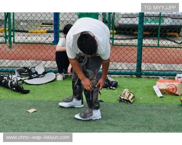 棒球青训营推出守备与打击联动训练提升整体技术水平，棒球守卫